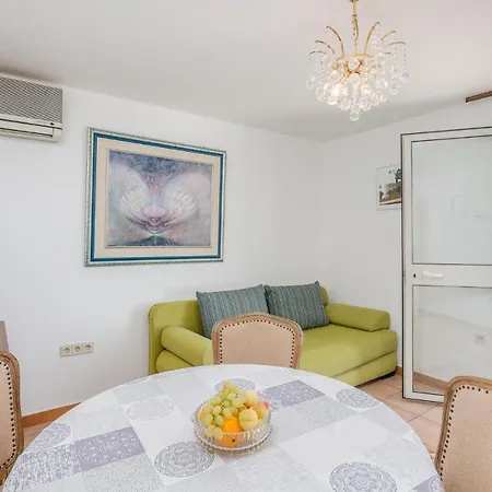 1 Bedroom In Appartamento Stara Baška